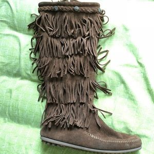 Brown 5 later Minnetonka Boots